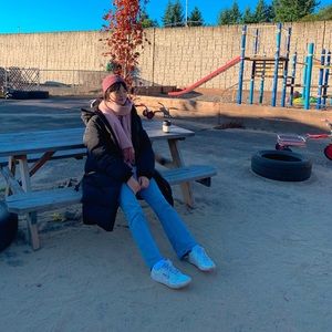 Meet your Posher, Lina